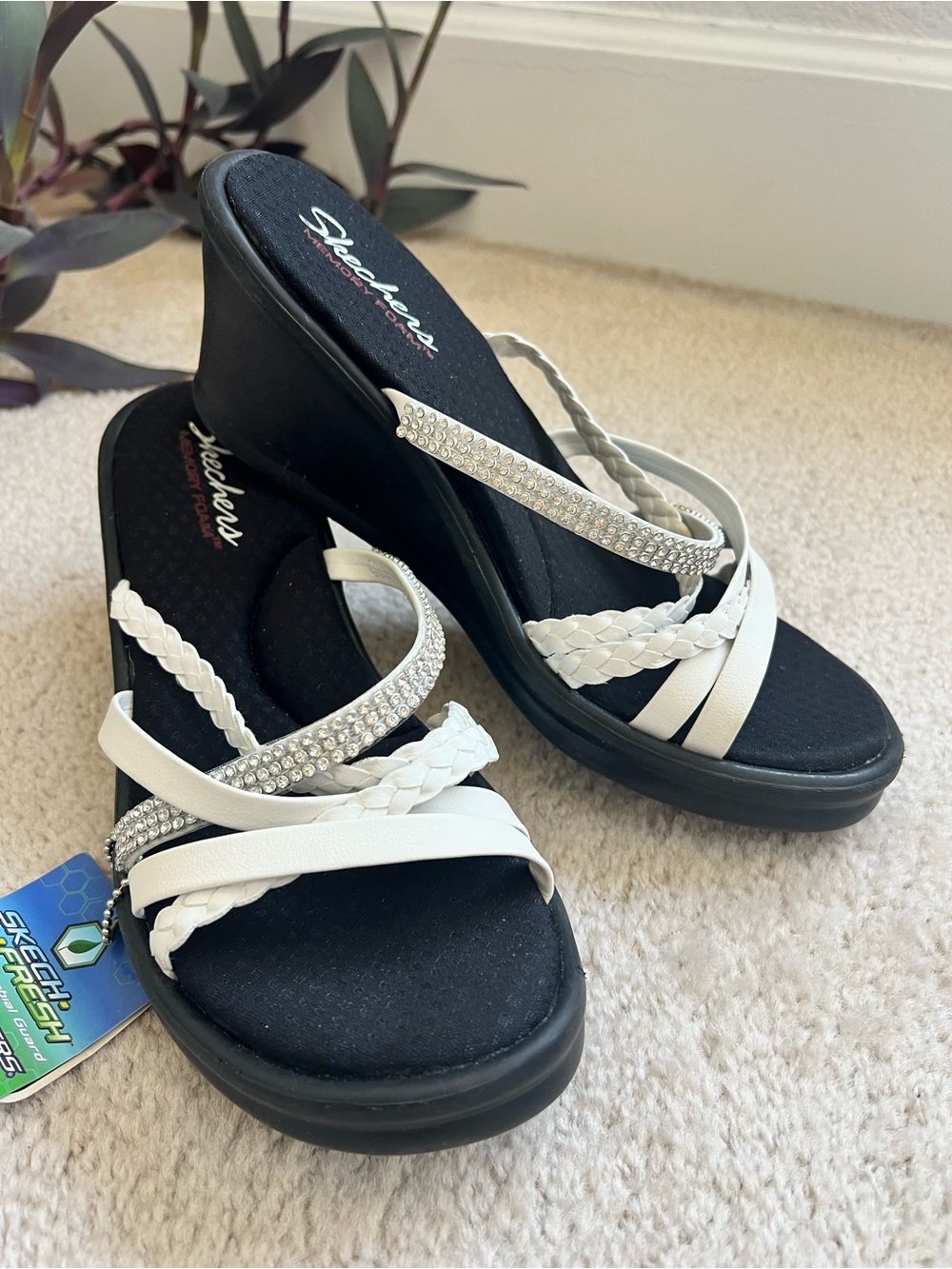 Skechers Women’s White Braided Rhinestone Wedge Sandals Sz 9 NEW Boho Strappy